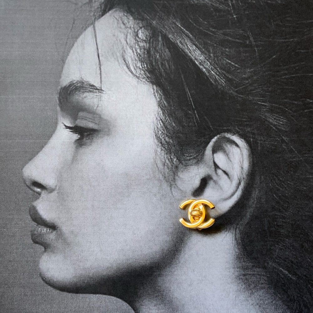 Chanel CC Gold Turnlock Clip On - Picture 5 of 5